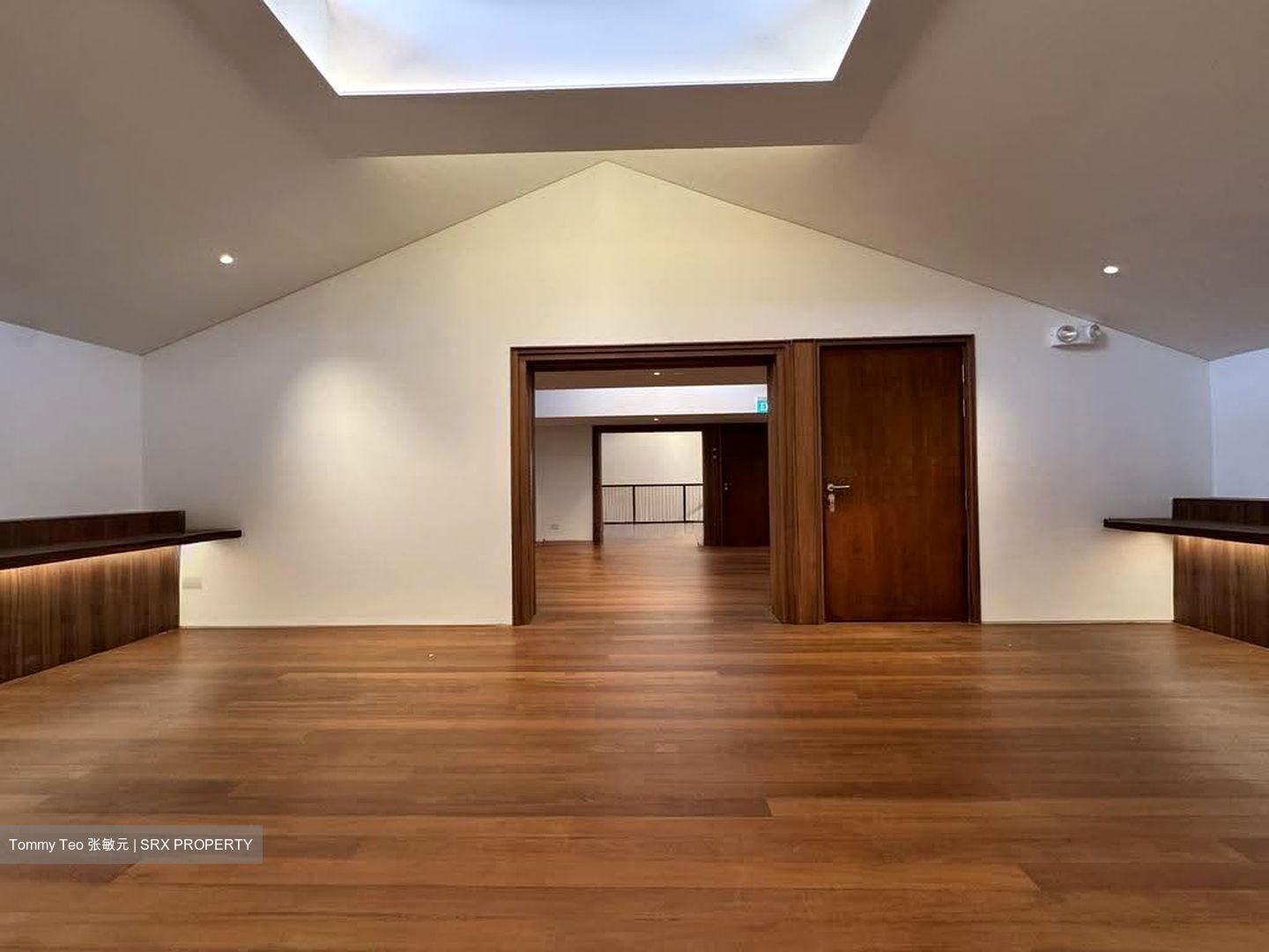 Upper Weld Road (D8), Office #610380921